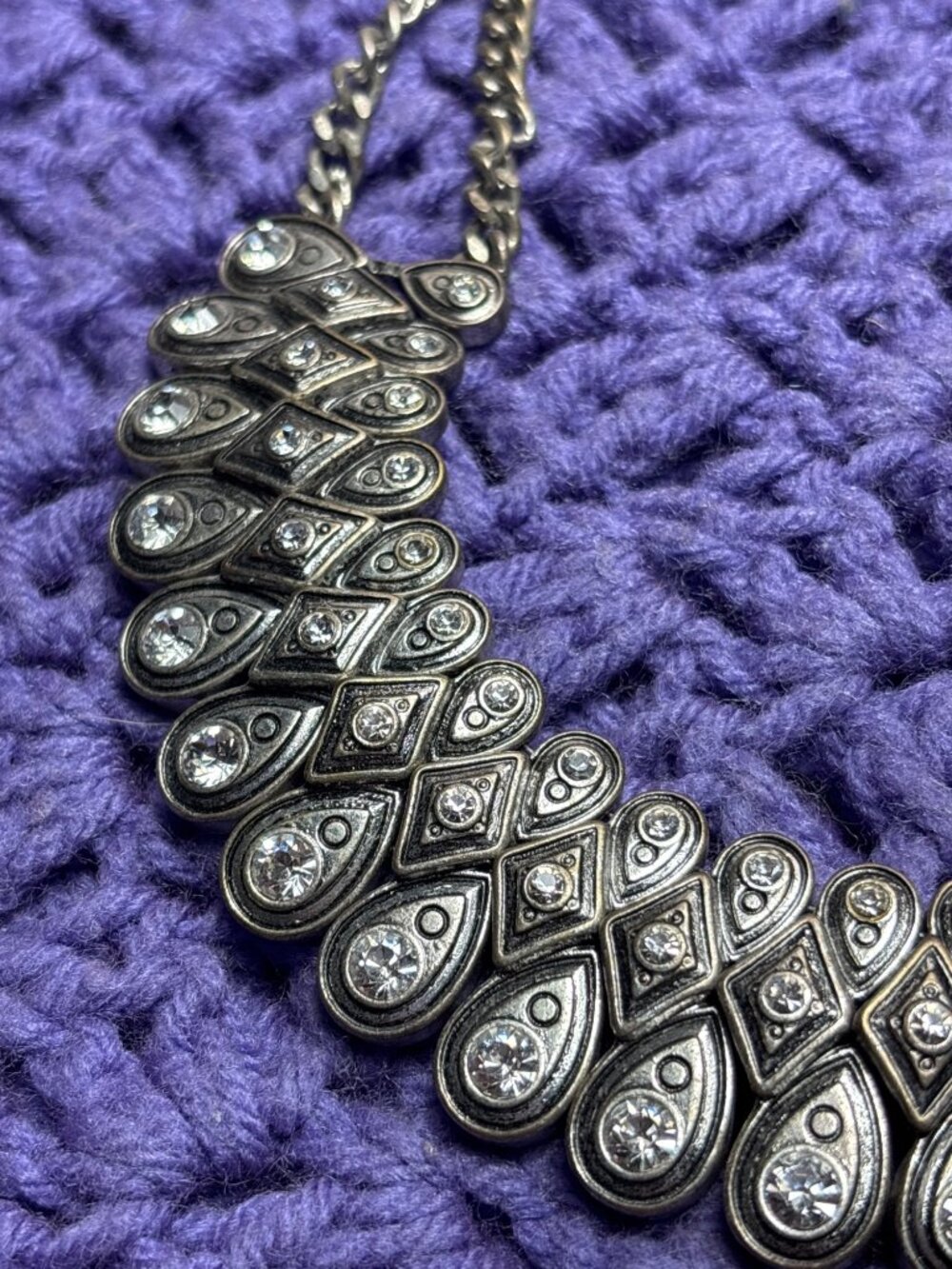 Silvertone Rhinestone Statement Bib Necklace Collar Some Metal Discoloration - Picture 2 of 6